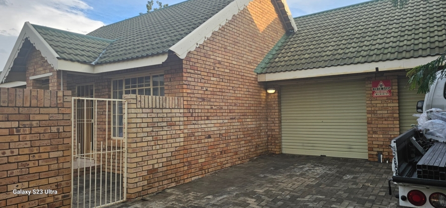 2 Bedroom Property for Sale in Heuwelsig Free State